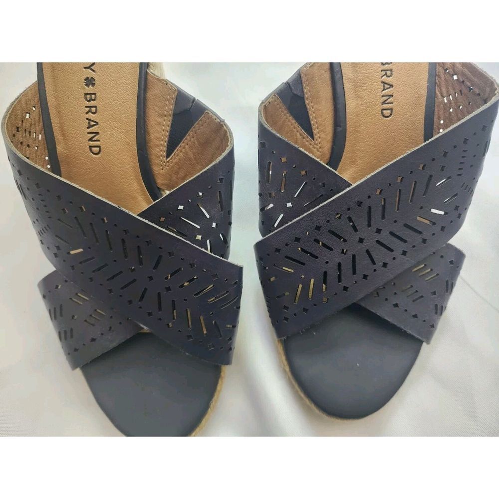 LUCKY BRAND WEDGE SANDALS WOMENS SIZE 6.5 NAVY BLUE TAN KEELA NEW LEATHER - Picture 2 of 6